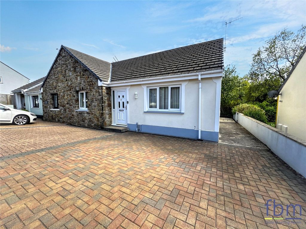2 bed bungalow for saleAshdale Lane, Pembroke, Pembrokeshire SA71