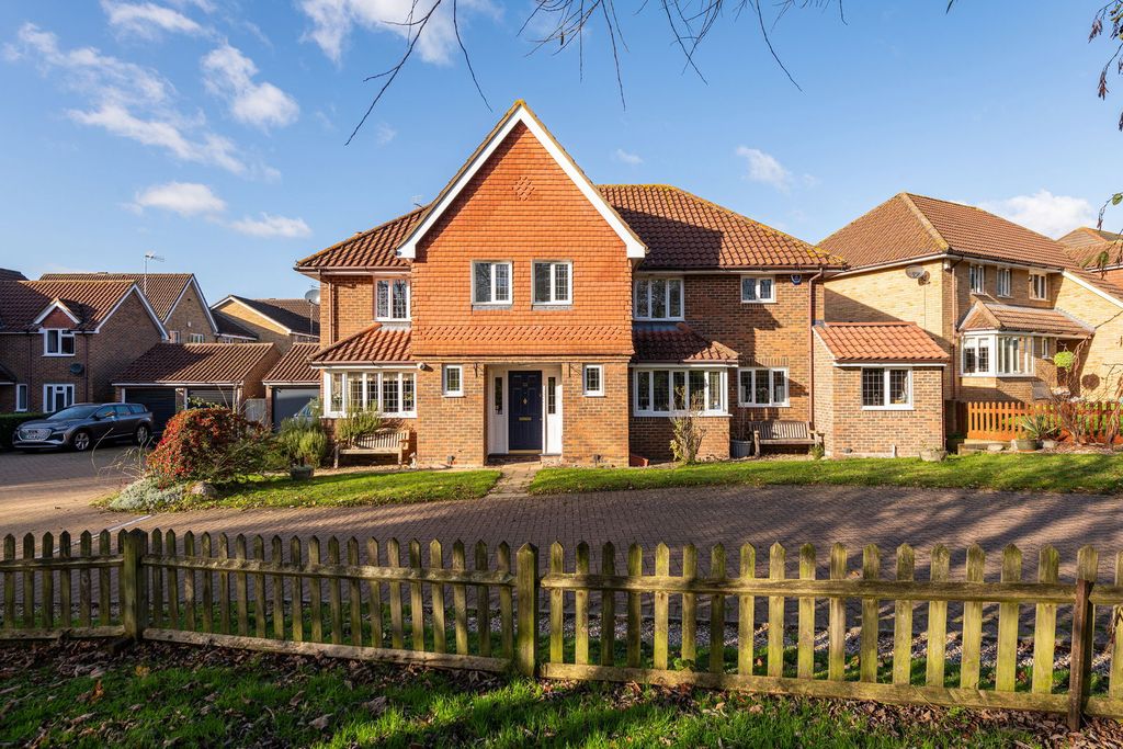 5 bed detached house for saleDiscovery Road, Bearsted, Maidstone ME15