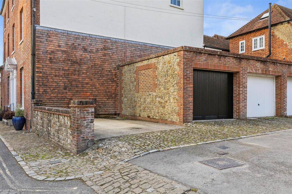 Additional image 16 of 4 bed terraced house for saleKnockhundred Row, Midhurst GU29