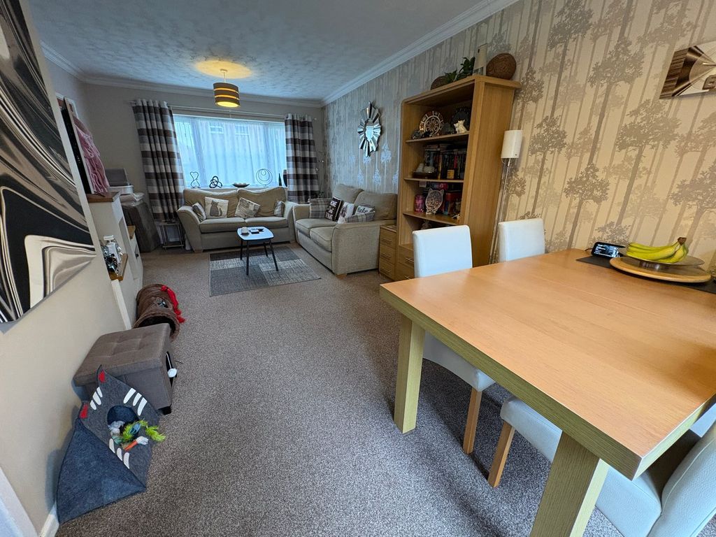 Additional image 7 of 3 bed town house for saleCedar Avenue, Lutterworth LE17