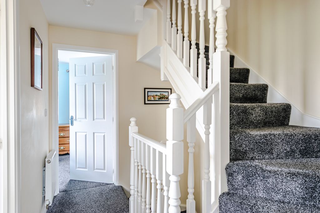 Additional image 17 of 4 bed semi-detached house for saleBorrough View, Leeds LS8