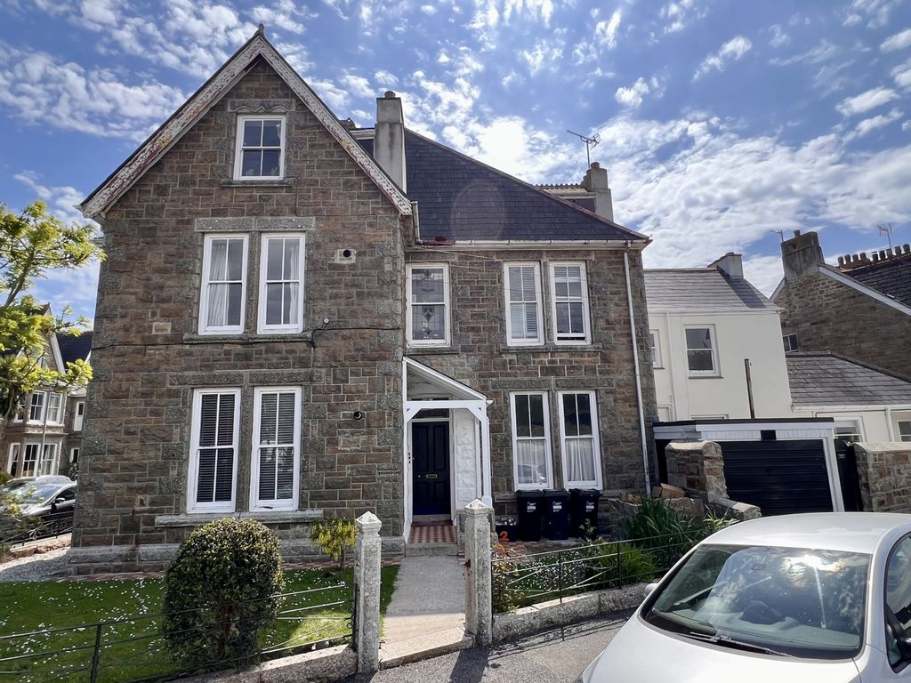 6 bed end terrace house for saleAlexandra Place, Penzance TR18
