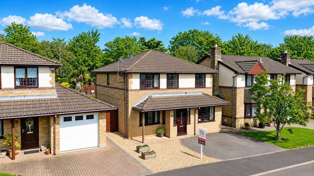 4 bed detached house for saleYnysddu, Pontyclun, Rhondda Cynon Taff. CF72