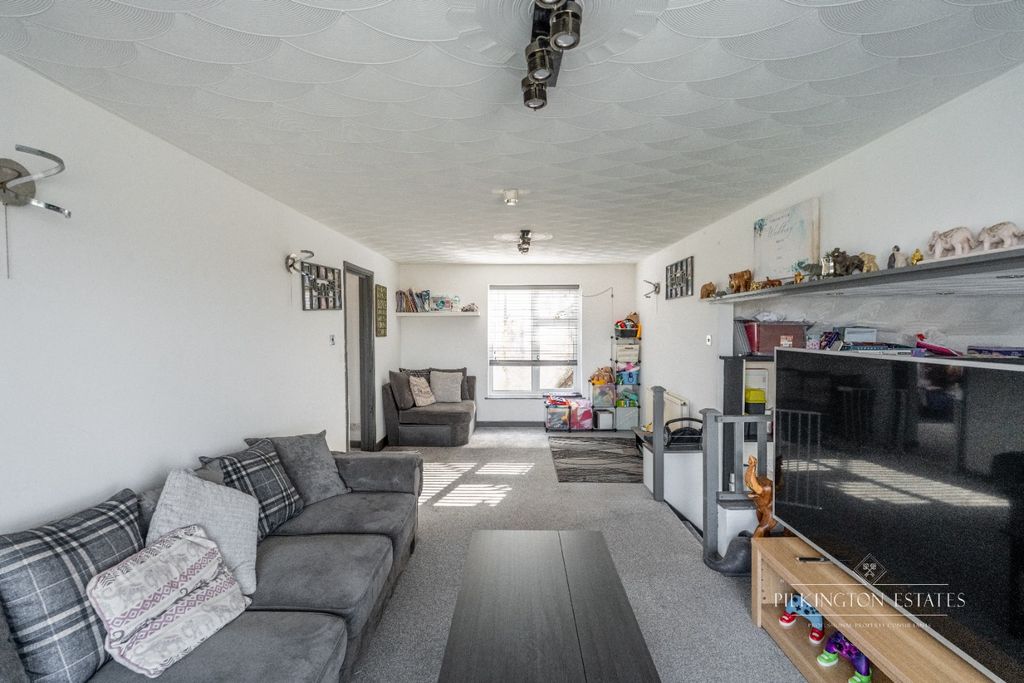 5 bed maisonette for saleLooe, Cornwall PL13 photo 4