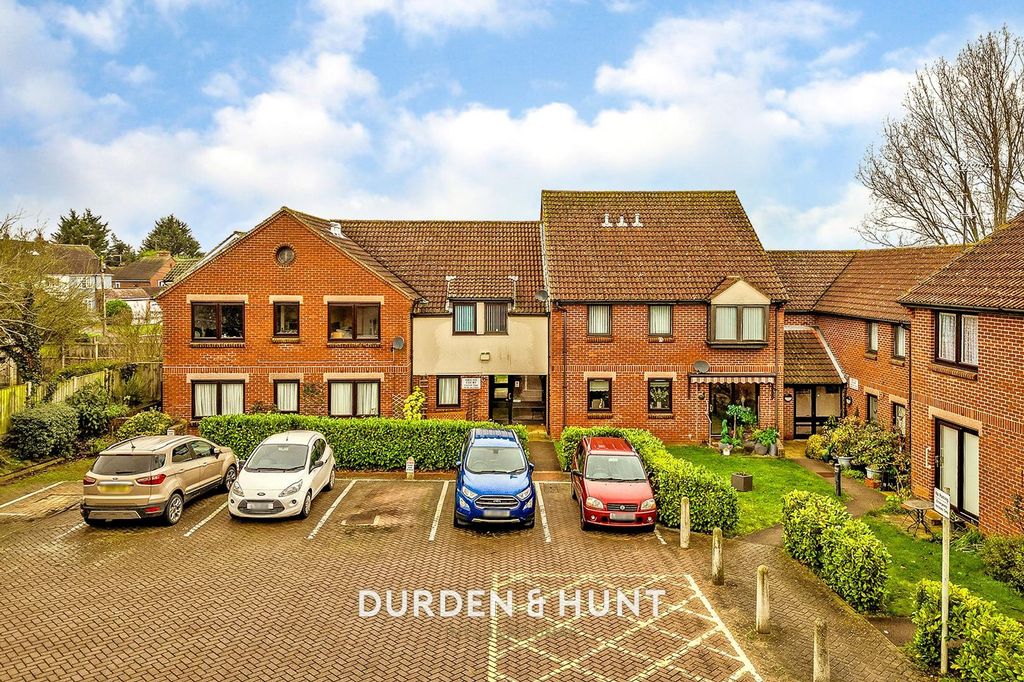1 bed property for saleAbigail Court, Ongar CM5