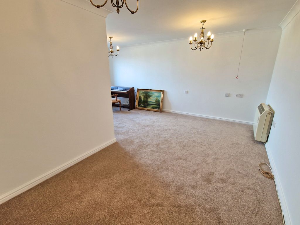 Additional image 4 of 1 bed flat for saleStoneleigh Court, John Street, Porthcawl CF36