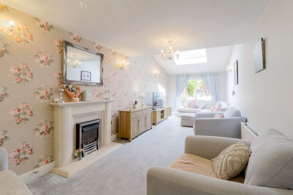 Additional image 2 of 4 bed detached house for salePennycress Way, Newport Pagnell MK16