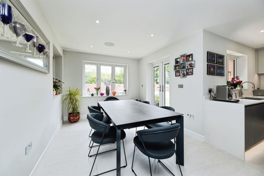Additional image 11 of 4 bed detached house for saleTabard Gardens, Newport Pagnell MK16