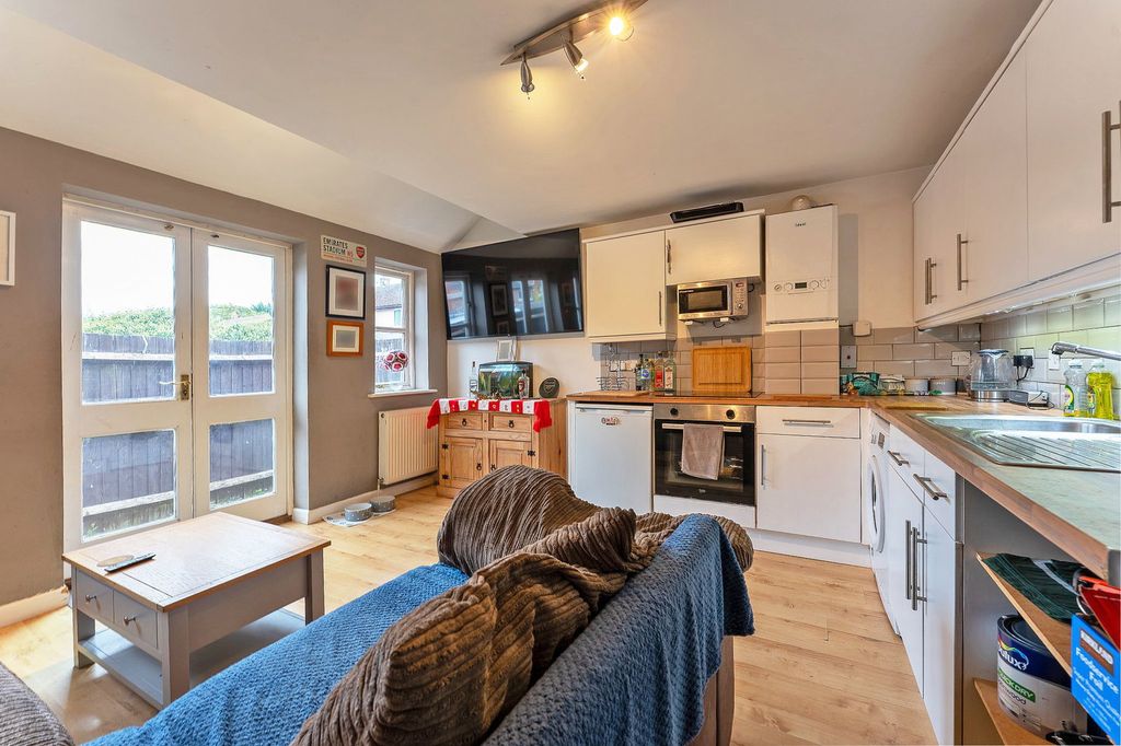 Additional image 3 of 2 bed flat for saleNewton Street, Olney MK46