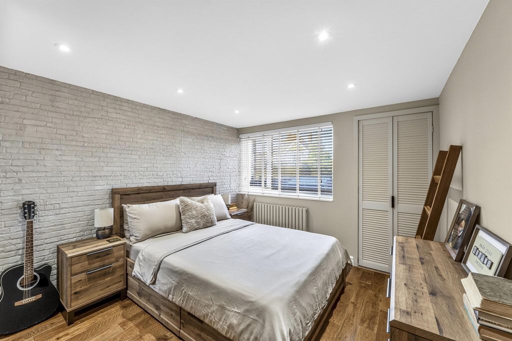 Additional image 5 of 2 bed maisonette for salePollard Road, Morden SM4