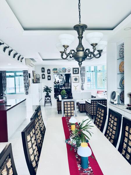 162 Mariam Way photo 4