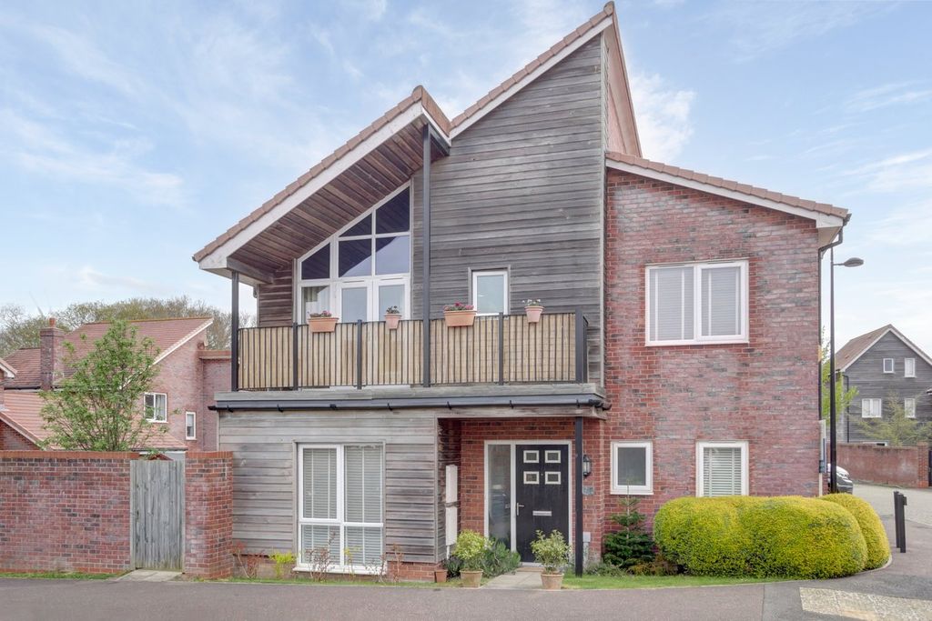 4 bed detached house for saleLavender Grove, Polegate BN26