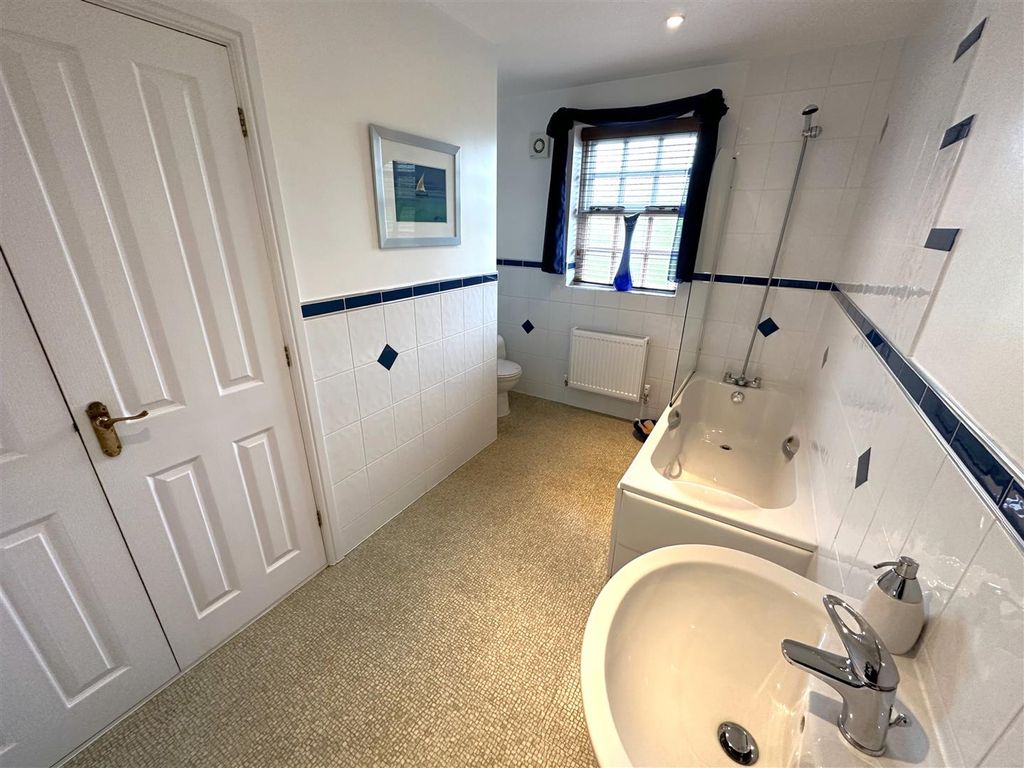 Additional image 25 of 4 bed detached house for saleOld Orchard, Farndon Road, Newark NG24