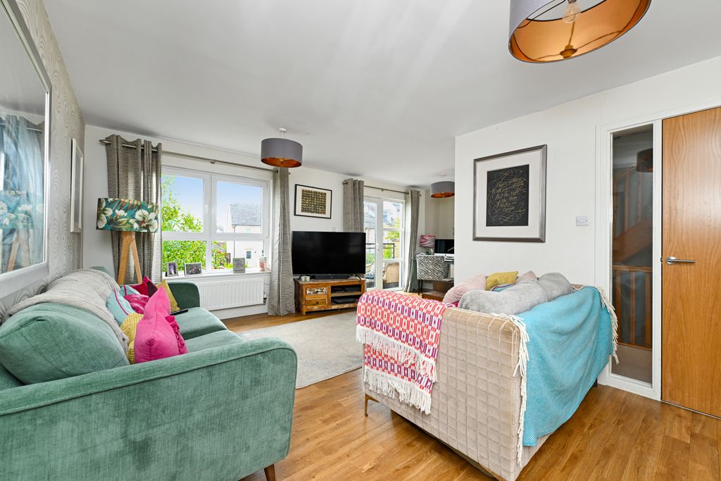 Additional image 2 of 4 bed town house for sale70 Burnbrae Road, Bonnyrigg EH19