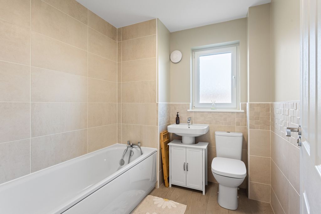 Additional image 27 of 4 bed town house for sale15 Bonaille Drive, Bilston EH25