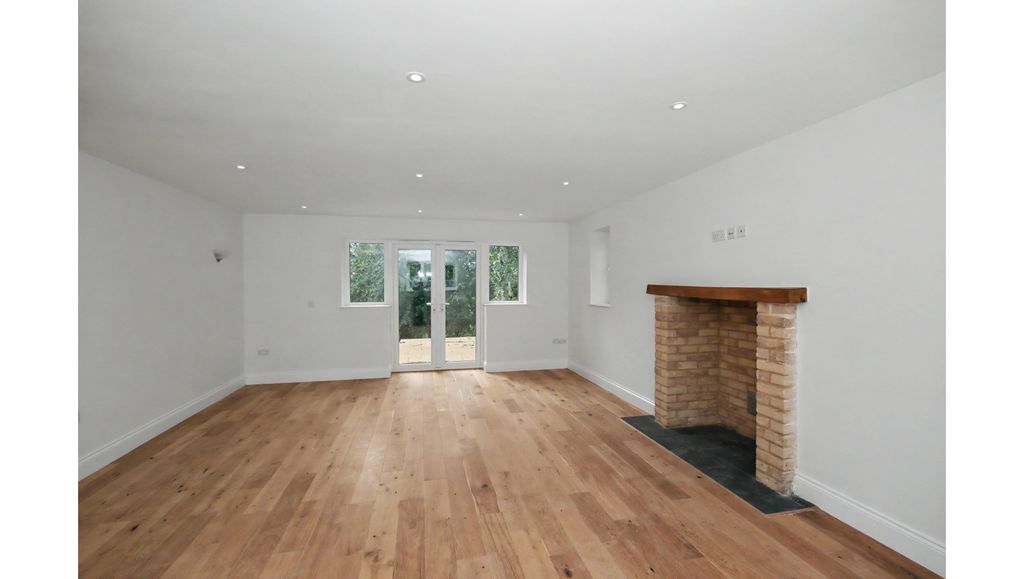 Additional image 3 of 4 bed property for saleOrchard House, 6 The Highlands, Exning, Newmarket, Suffolk CB8