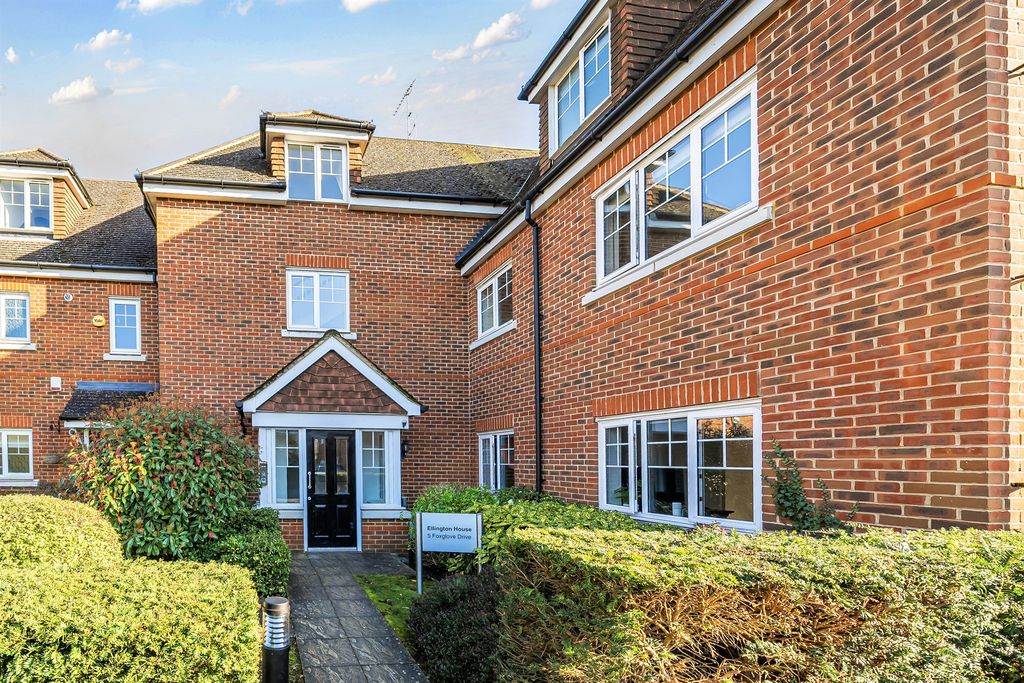 2 bed flat for saleFoxglove Drive, Maidenhead SL6