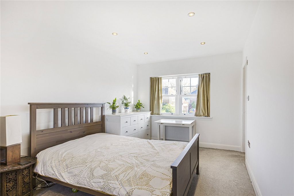 Additional image 11 of 5 bed detached house for saleWestwood Close, Potters Bar, Hertfordshire EN6