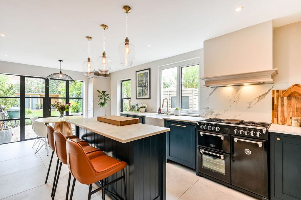 Additional image 3 of 5 bed semi-detached house for saleChestnut Grove, New Malden KT3
