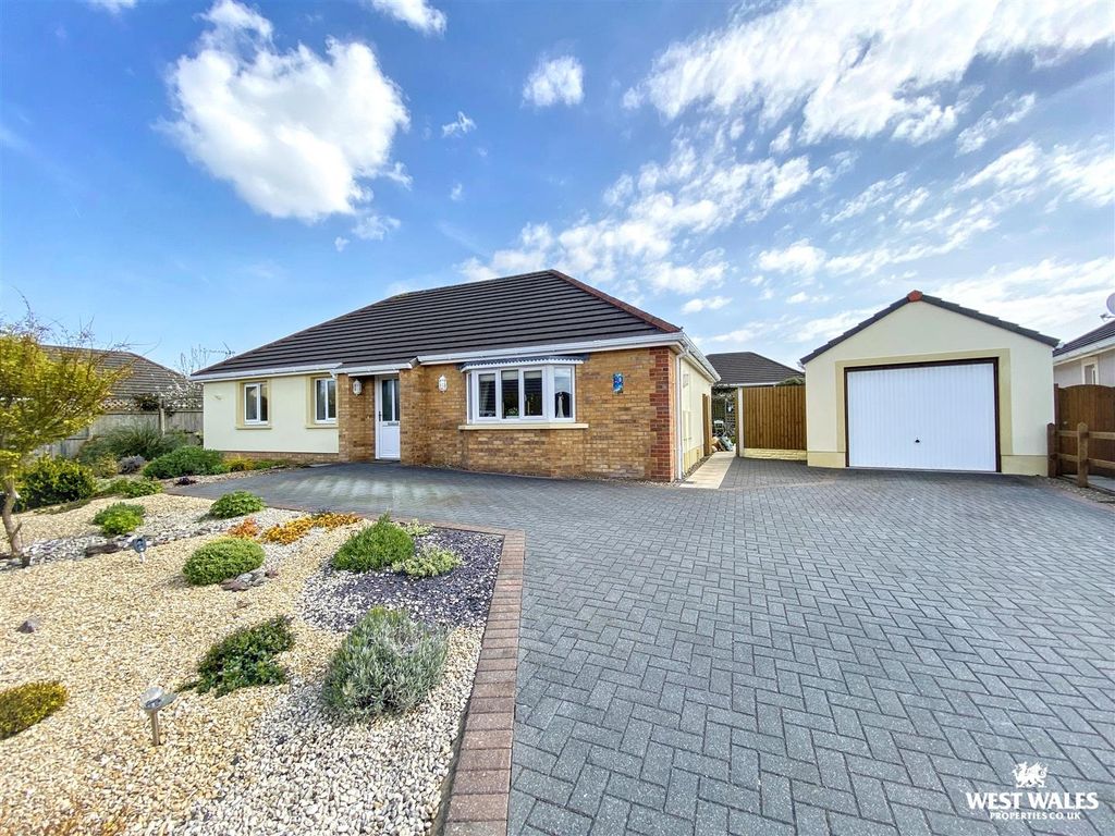 3 bed detached bungalow for saleGibbas Way, Pembroke SA71