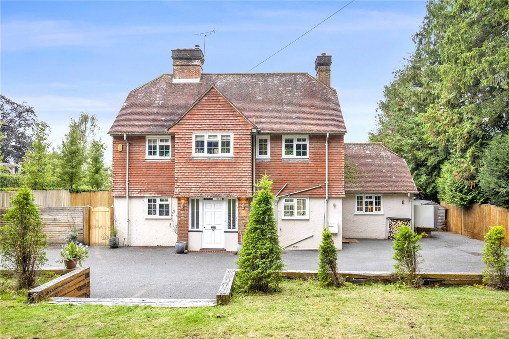 5 bed detached house for saleChichester Road, Midhurst, West Sussex GU29