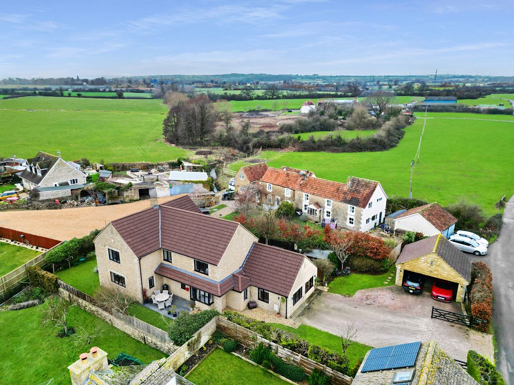 5 bed detached house for saleWoodrow Road, Melksham SN12