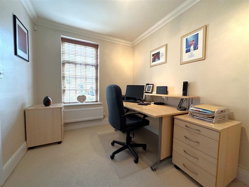 Additional image 13 of 4 bed detached house for saleOld Orchard, Farndon Road, Newark NG24