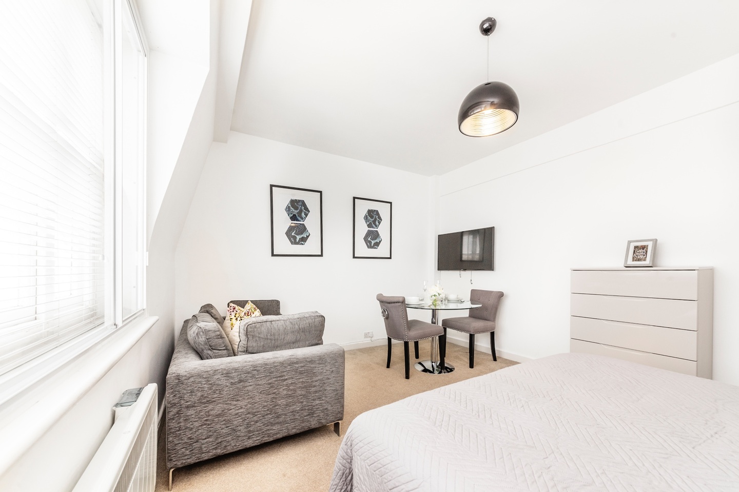 Studio Flat, Hill Street, W1J, N1 7GU photo 4