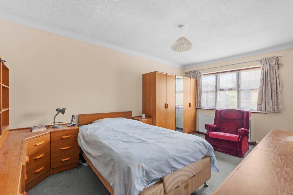 Additional image 8 of 3 bed detached bungalow for saleNew Road, Princes Risborough HP27