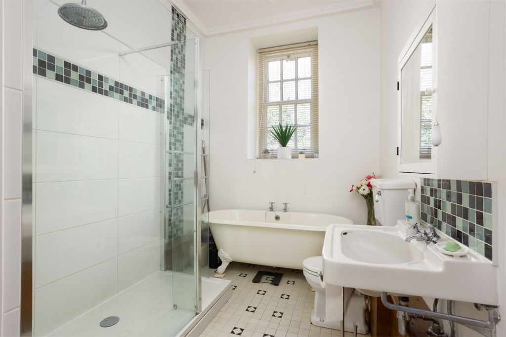 Additional image 12 of 3 bed flat for saleSt. Helens Lane, Leeds, West Yorkshire LS16