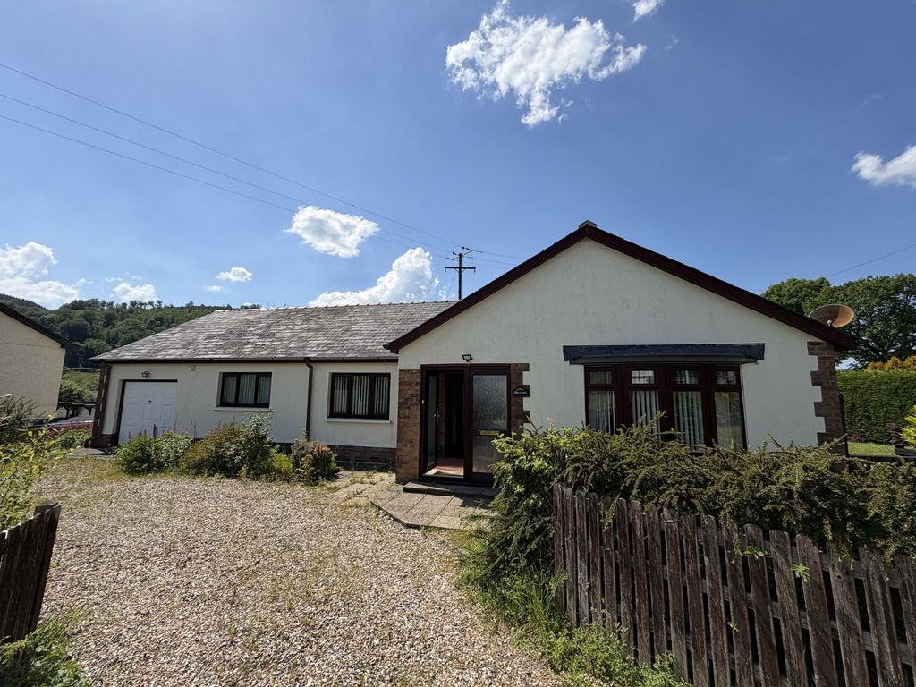 3 bed detached bungalow for saleTalley, Llandeilo, Carmarthenshire. SA19