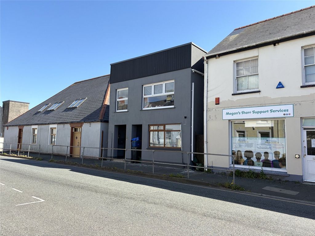 4 bed detached house for saleRobert Street, Milford Haven, Pembrokeshire SA73