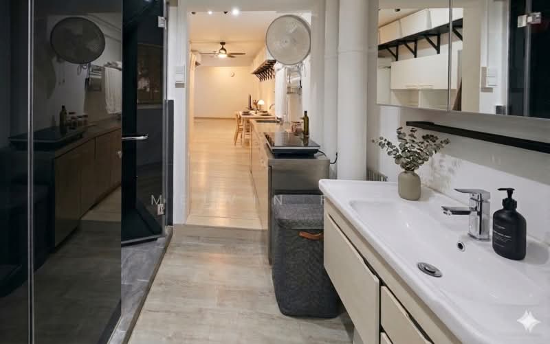 871 Woodlands Street 81 photo 3