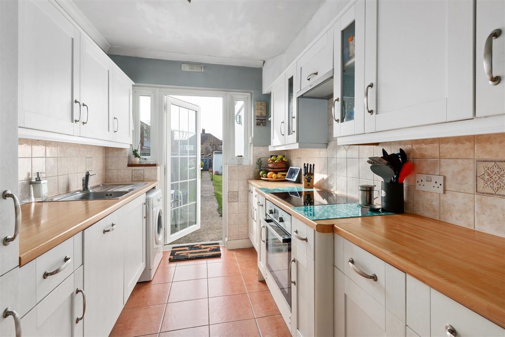 Additional image 4 of 4 bed property for saleWestcroft Gardens, Morden SM4