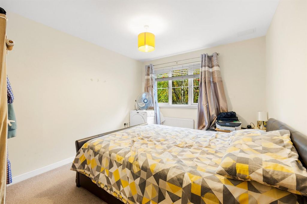 Additional image 4 of 2 bed flat for saleSpiro Close, Pulborough RH20