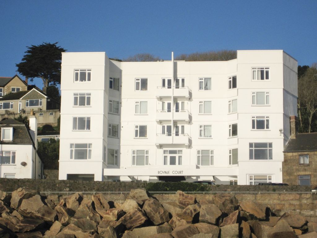 3 bed flat for saleChyandour Cliff, Penzance TR18