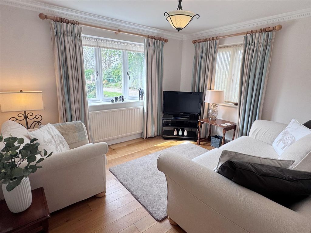 Additional image 19 of 6 bed detached house for saleBickleigh Ridge, Yew Gate, Newbury RG14