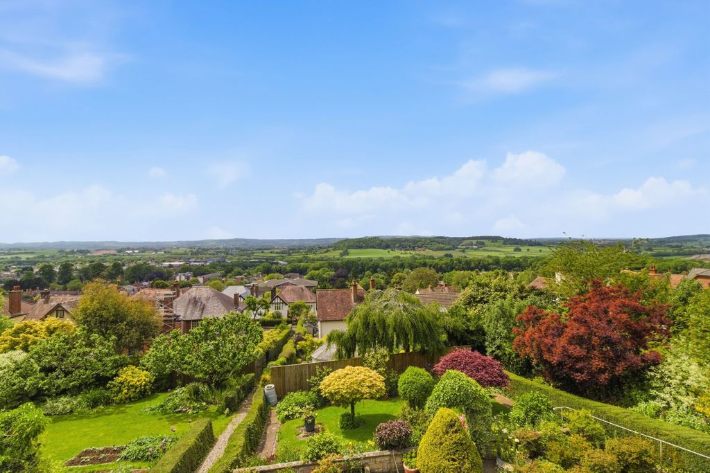3 bed detached house for saleUpperfields, Ledbury HR8 photo 2