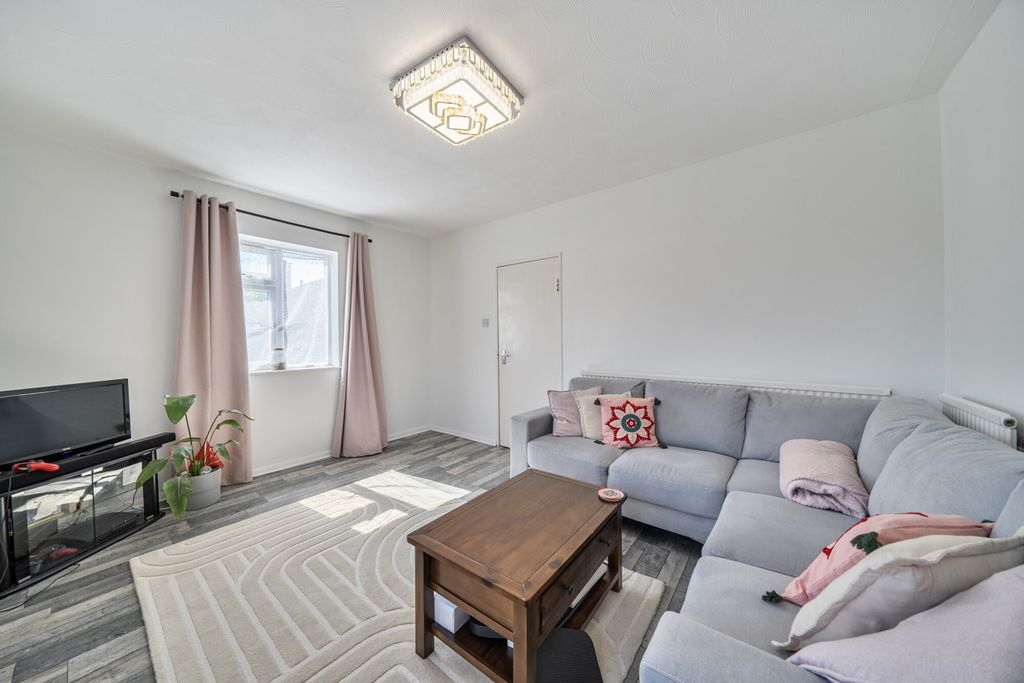 Additional image 3 of 2 bed maisonette for saleCheltenham Close, Northolt UB5