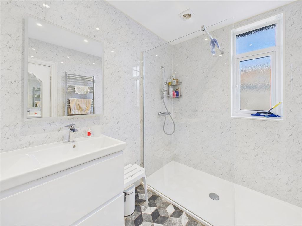 Additional image 16 of 5 bed semi-detached house for saleNunburnholme Avenue, North Ferriby HU14