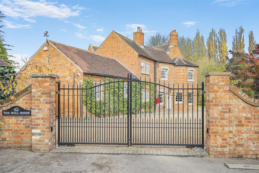 Additional image 35 of 6 bed detached house for saleMill Lane, Newport Pagnell MK16