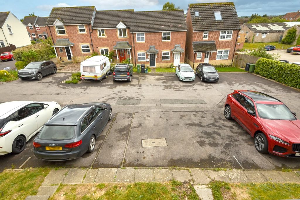 Additional image 15 of 1 bed terraced house for saleHarrington Close, Newbury RG14