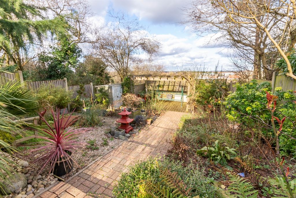 Additional image 23 of 4 bed property for saleBeeleigh Road, Maldon CM9