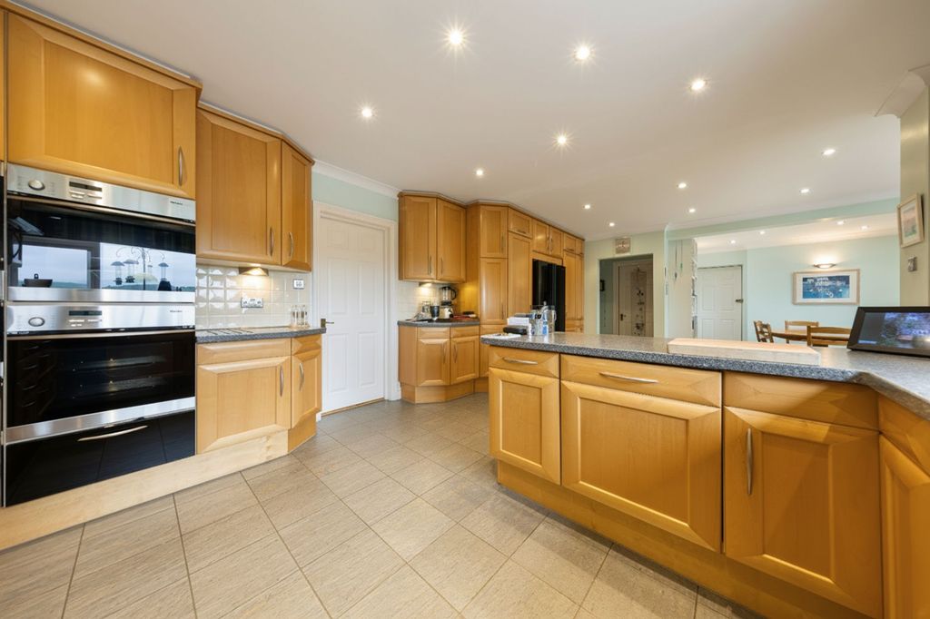 Additional image 4 of 5 bed detached house for saleSpinfield Lane West, Marlow SL7