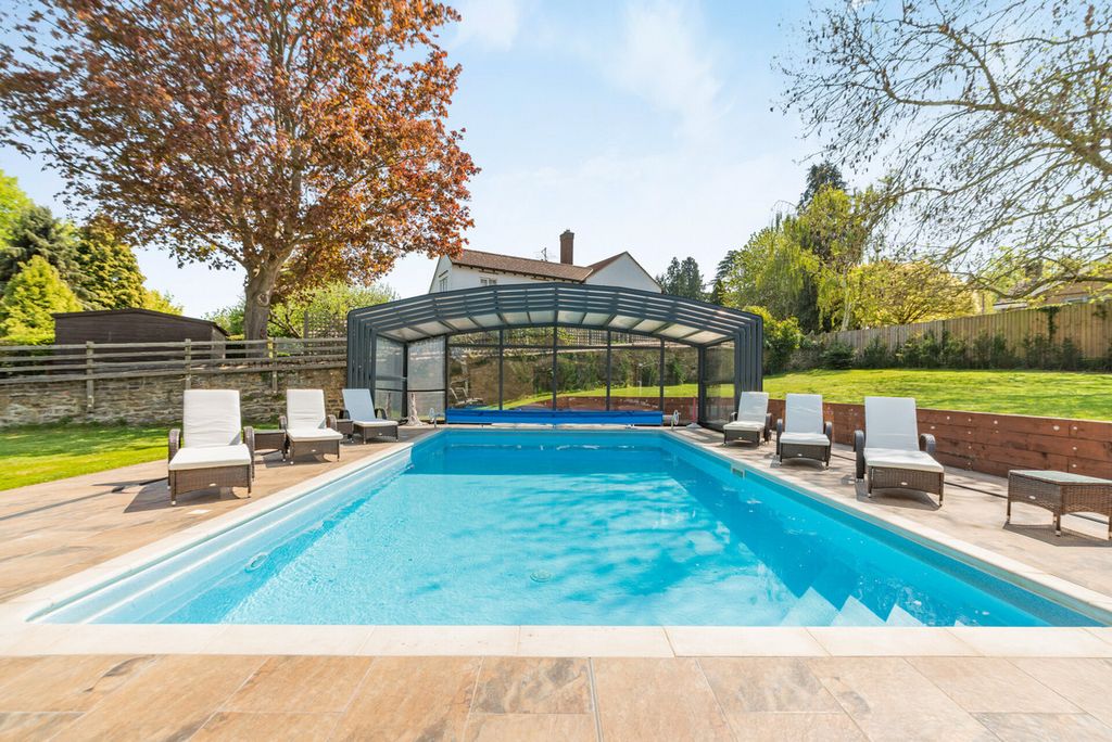 5 bed detached house for saleColdstream Lane, Hardingstone Northampton NN4 photo 3