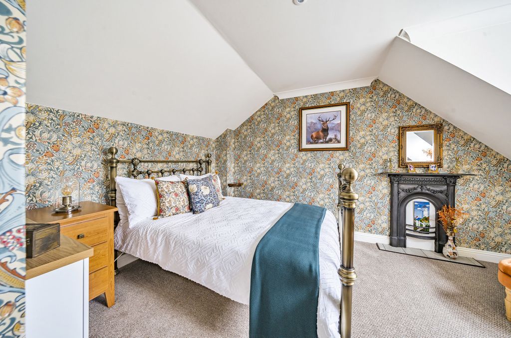 2 bed flat for saleHannafore Road, Looe, Cornwall PL13 photo 5