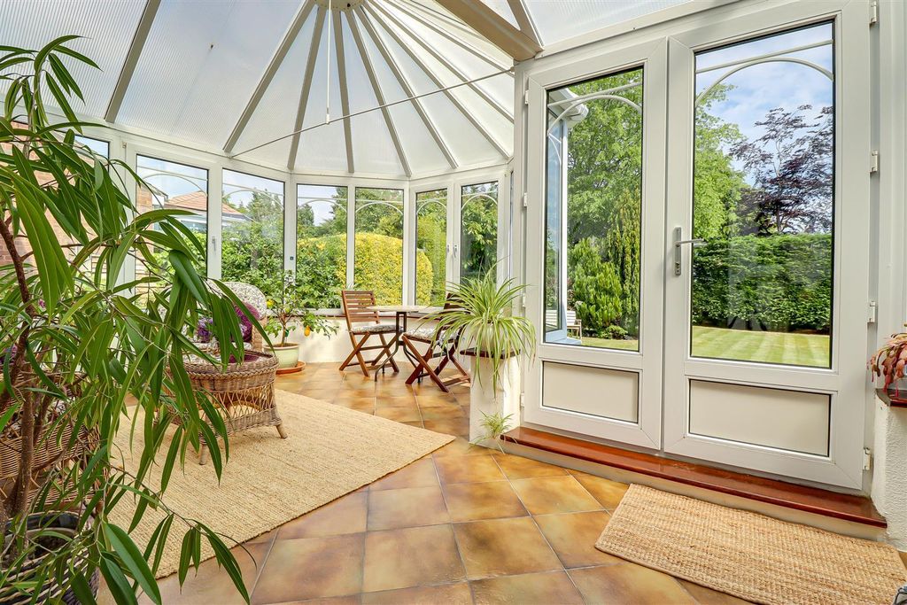 Additional image 16 of 5 bed detached house for saleWoodside, Leigh-On-Sea SS9