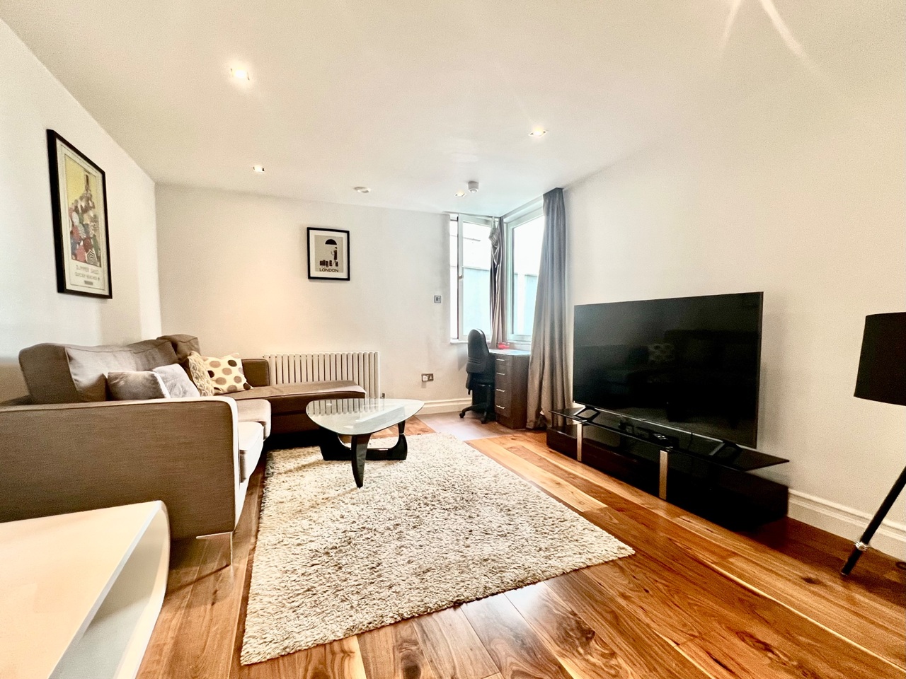 1 Bed Flat, Bridge Place, SW1V, N1 7GU photo 2