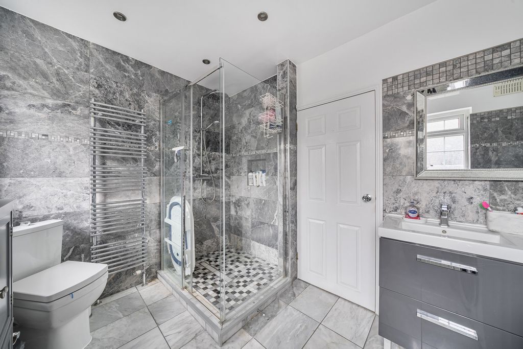 Additional image 15 of 6 bed end terrace house for saleRushdene Crescent, Northolt UB5