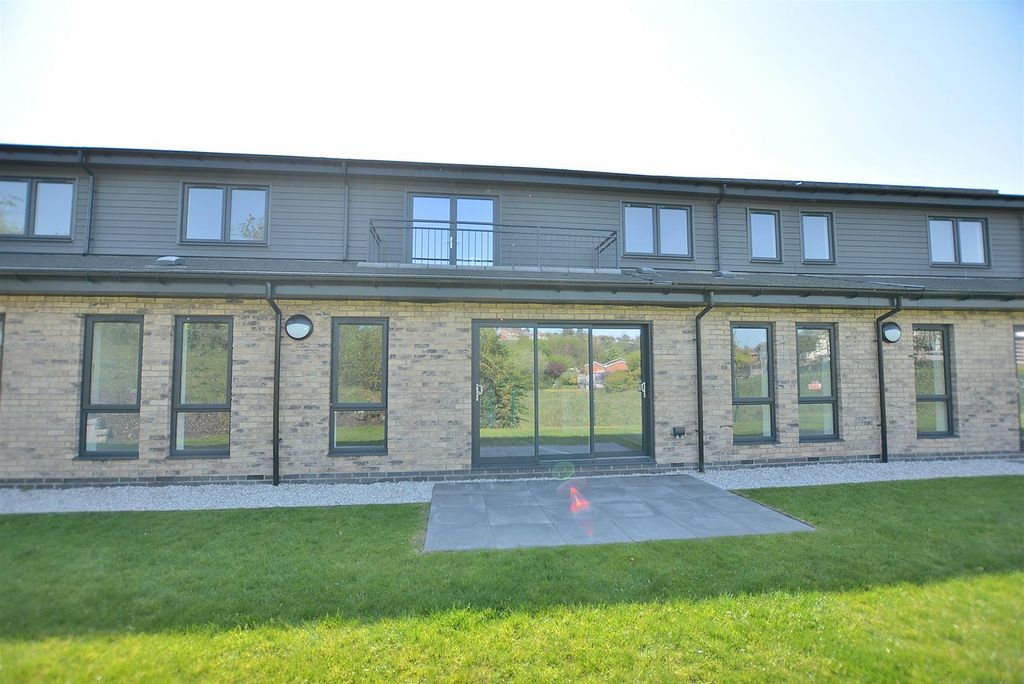 2 bed flat for saleSandringham Manor, Apartment 11, The Grange, Mansfield NG18